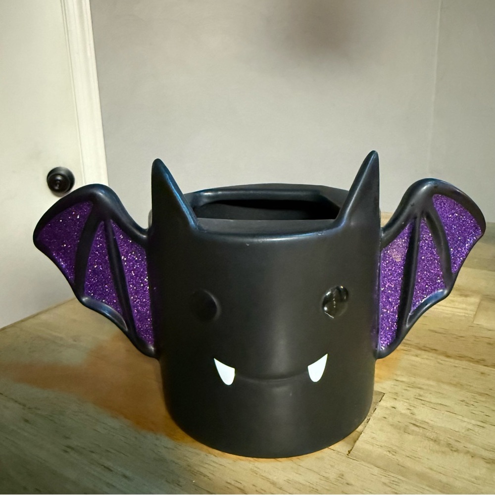 🦇 Bath & Body Works Black Bat with Purple Wings